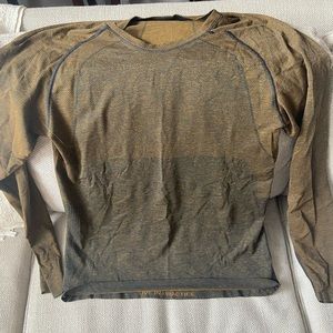 Lululemon Long Sleeve Shirt - Size Large